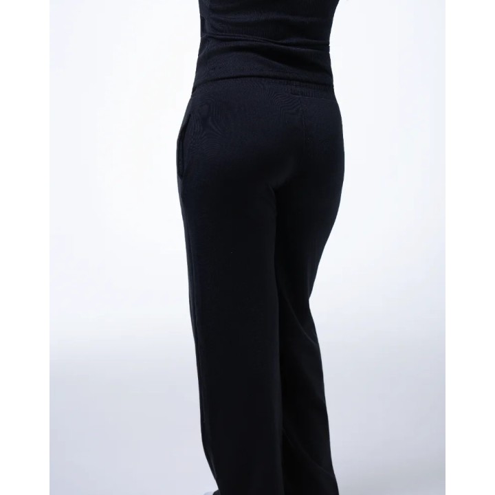 Move Pants